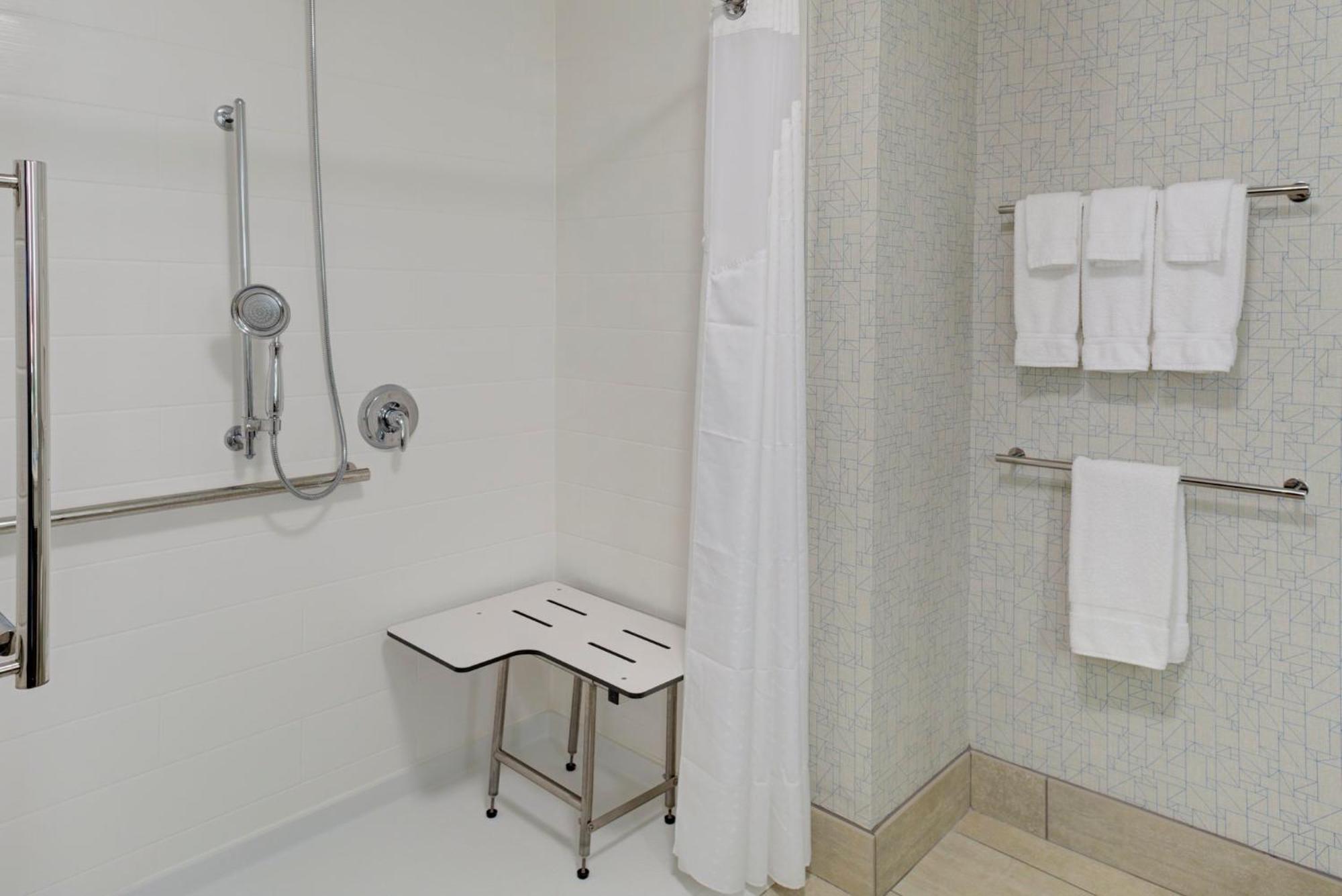 Holiday Inn Express & Suites - King George - Dahlgren By Ihg Alden Buitenkant foto